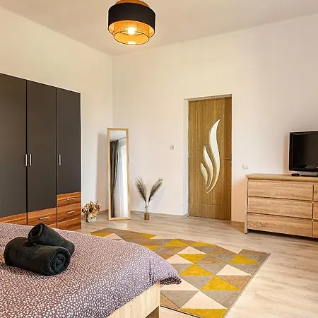 Mountain Oasis Apartment *